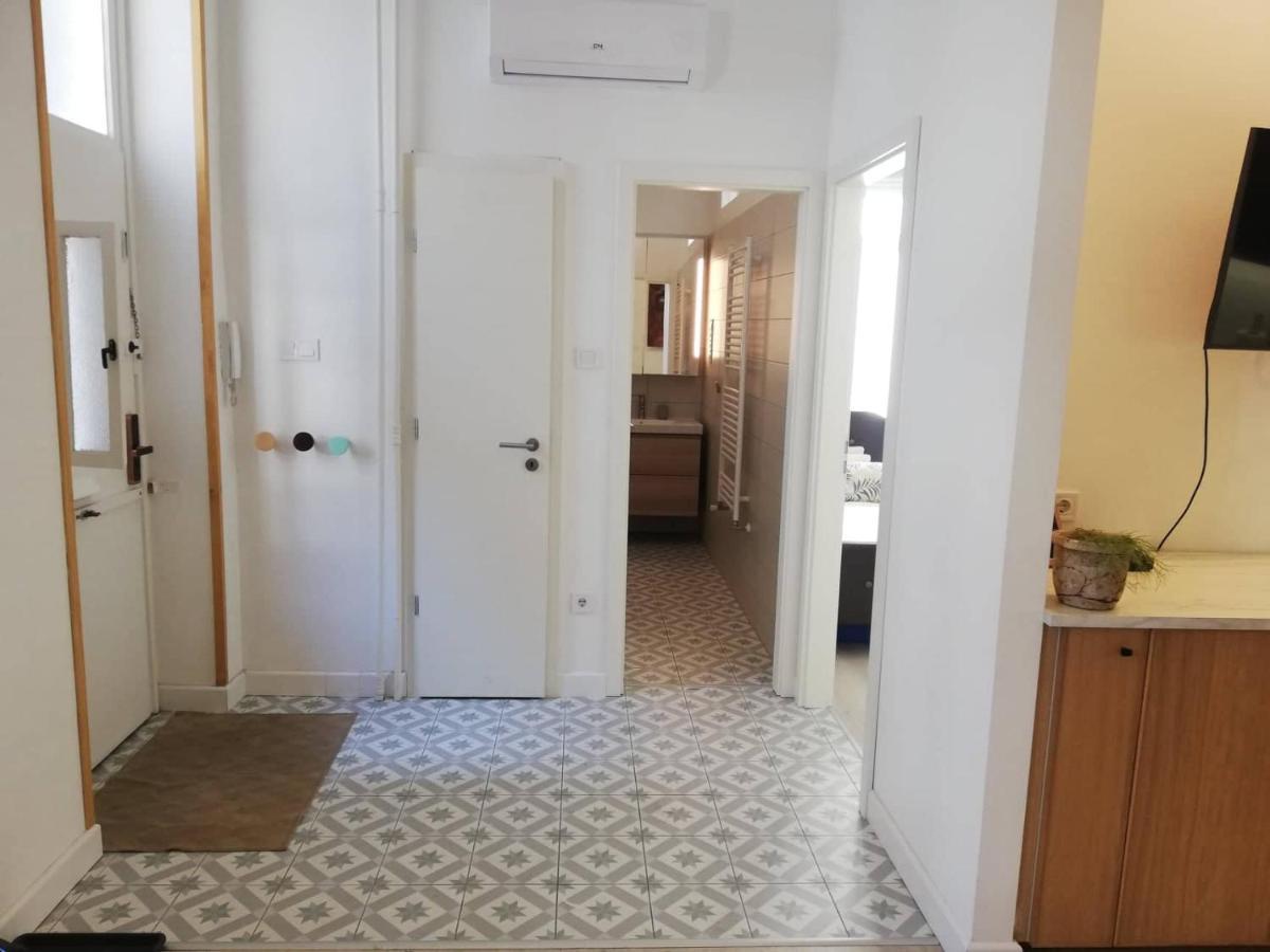 2 Bedroom Stylish Apartment In Buda ブダペスト エクステリア 写真